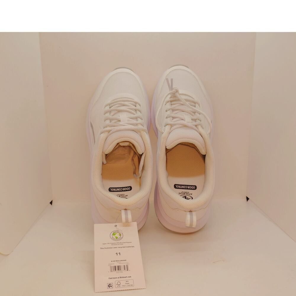 Athletic Works Women's NEW w/Tags Triple White Sneakers - Size 11 - Picture 4 of 7
